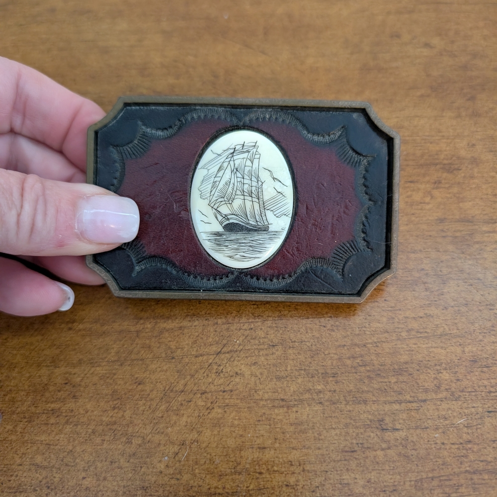 Vintage Nautical men's belt Buckle With Scrimshaw ship - Picture 3 of 5